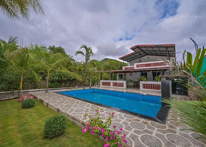 Lifeline Villas - Peak View Villa Lonavala With Huge Pool And Lawn Area