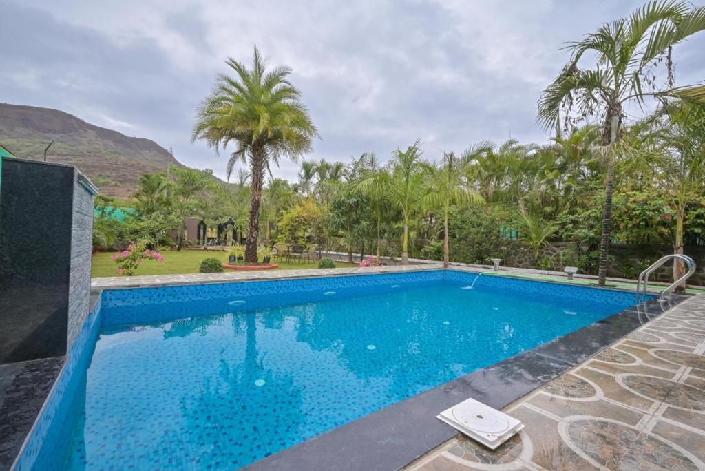 Lifeline - Peak View With Huge Pool And Lawn Area Villa Lonavala