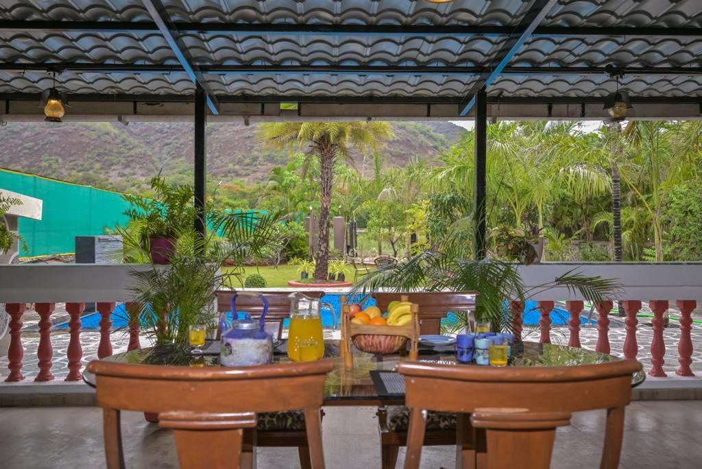 Villa Lifeline - Peak View With Huge Pool And Lawn Area